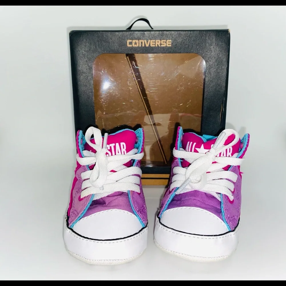 Baby girl Converse